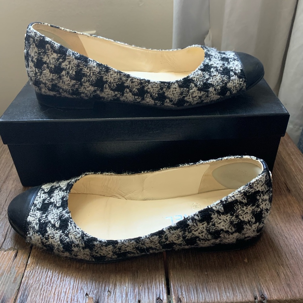 Classic Chanel Black and White Tweed Flats